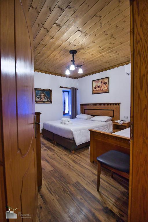 Llit o llits en una habitació de Boutique Hotel Praga