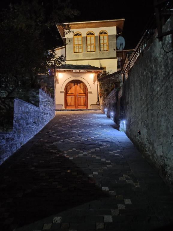 Foto de la galeria de Boutique Hotel Praga a Gjirokastër