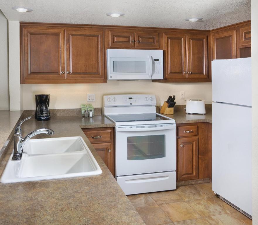 Kuchyň nebo kuchyňský kout v ubytování WorldMark Lake Tahoe