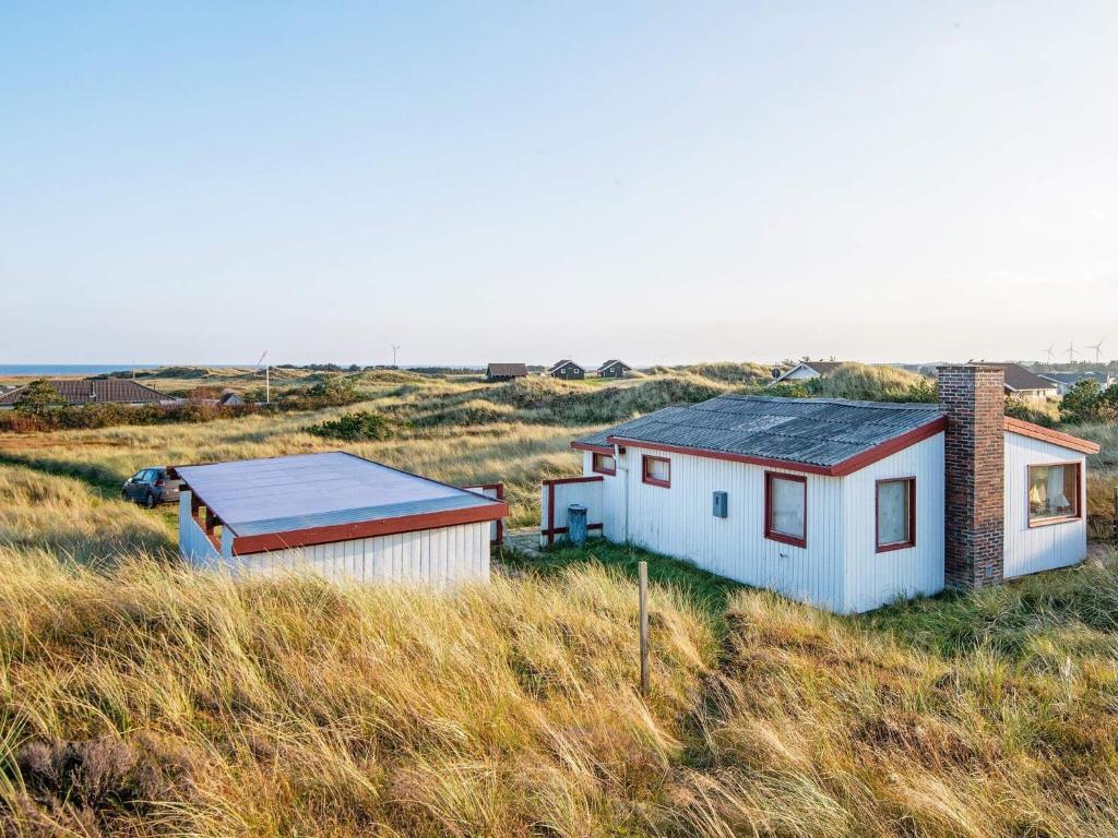 5 person holiday home in Hvide Sande - Housity