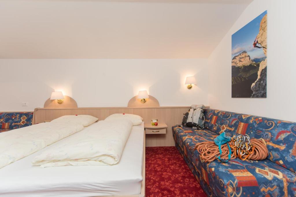 Posezení v ubytování Kedul Lodge