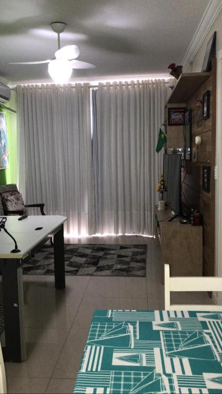  Apto para casal Vista para o mar 50 metros da praia Central de Canasvieiras Proximo do centro comercial