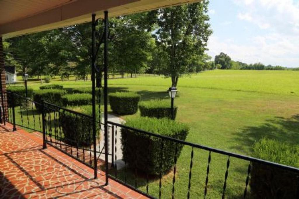 Lake House - Housity