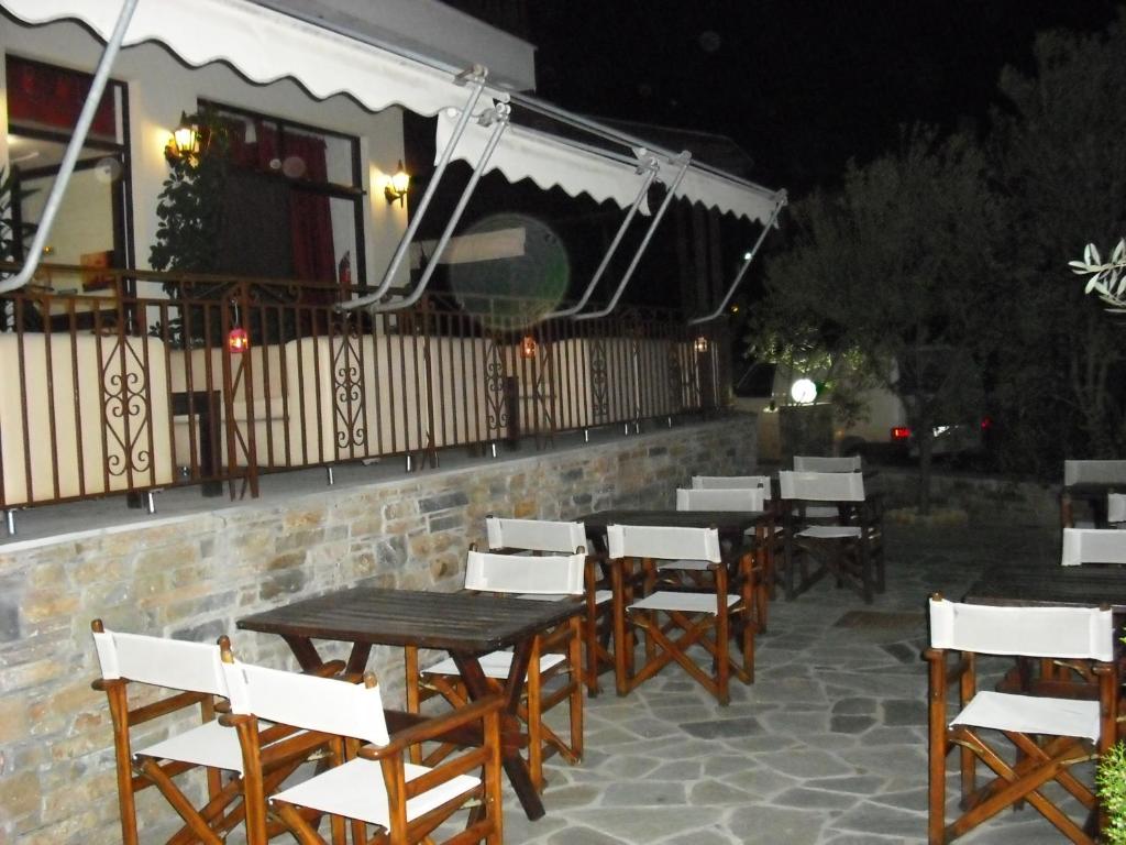 Gallery image of Hotel Ballas in Agria