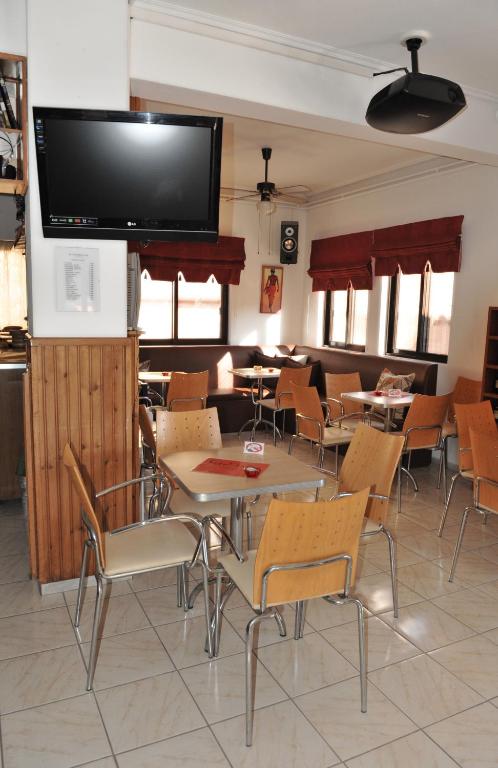 Gallery image of Hotel Ballas in Agria