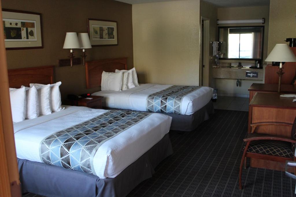 Cajon Pass Inn - Queen Room With Two Queen Beds - Non Smoking