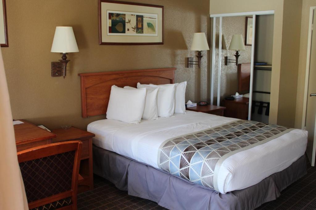 Cajon Pass Inn - Queen Room - Disability Access - Non Smoking