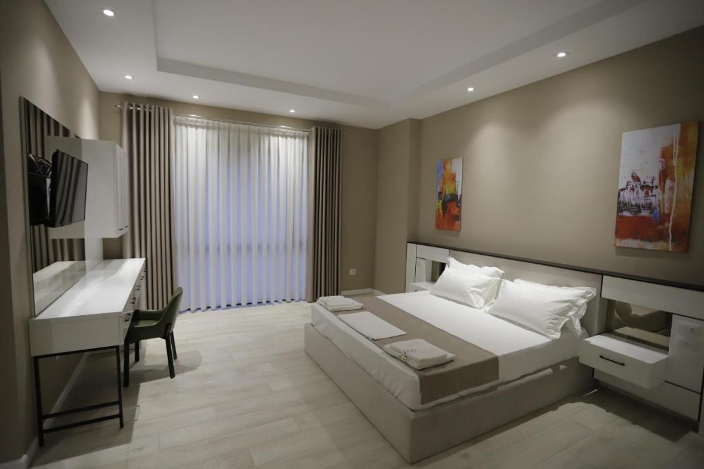 Admiral Hotel - Image 4