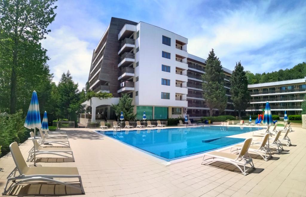 The swimming pool at or close to Flamingo Hotel 4*