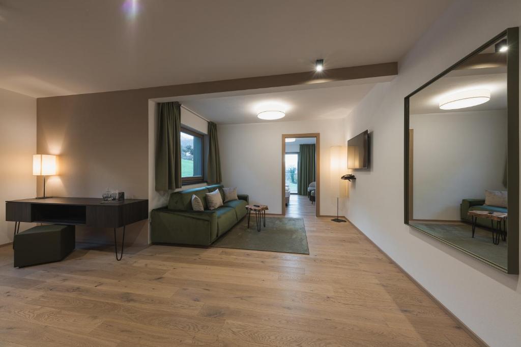 Oliven- & Genusshotel Hirzer - Suite Familiar