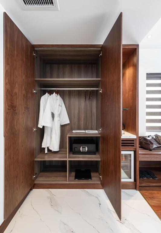 D'Lecia Ha Long Hotel - 11