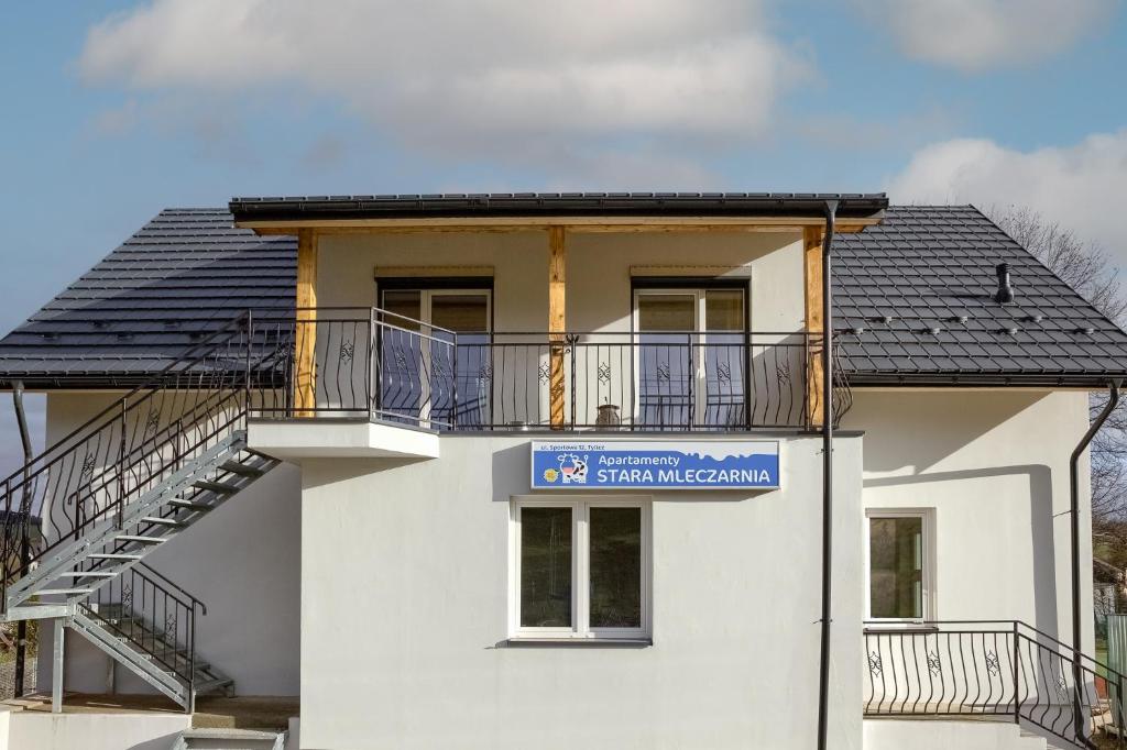 Budova, v ktorej sa apartmán nachádza