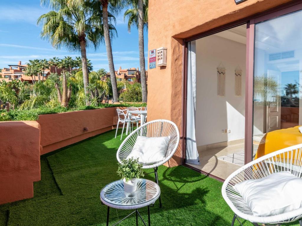 Balkón nebo terasa v ubytování VACATION MARBELLA I La Alzambra Peaceful Hideaway with Sea views