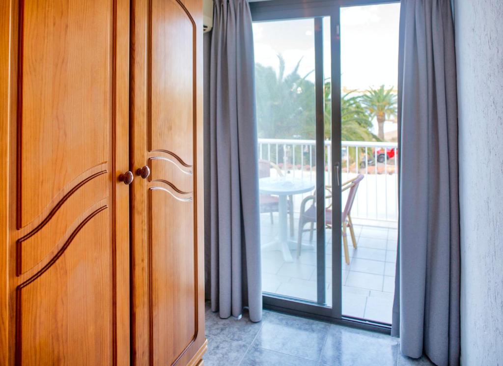 Hotel Lago Dorado photo