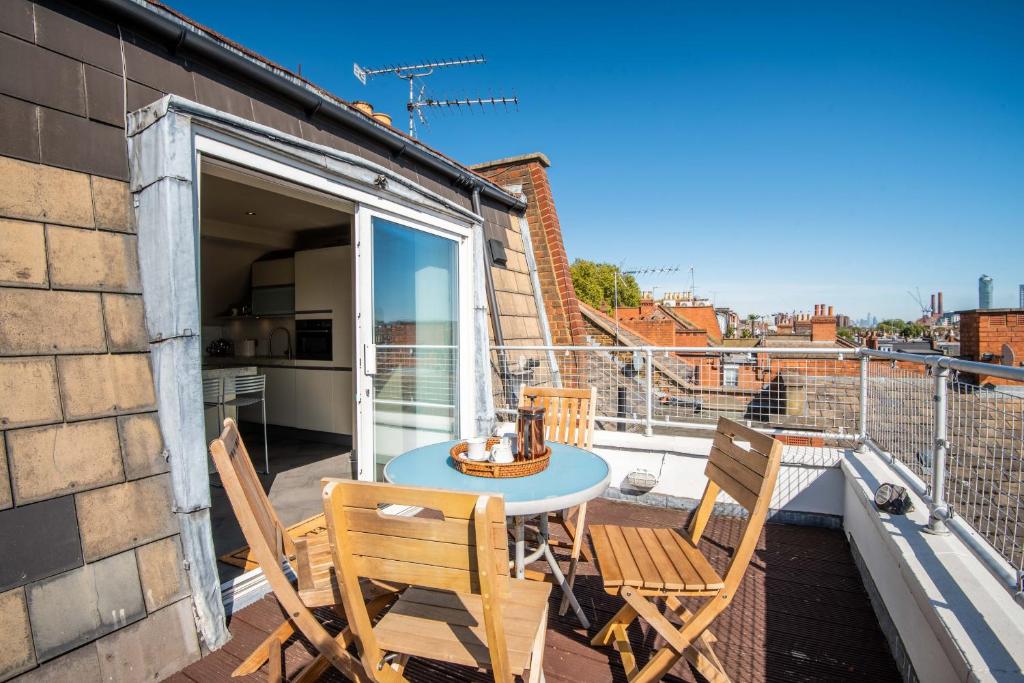 Charming Home in Leafy Parsons Green