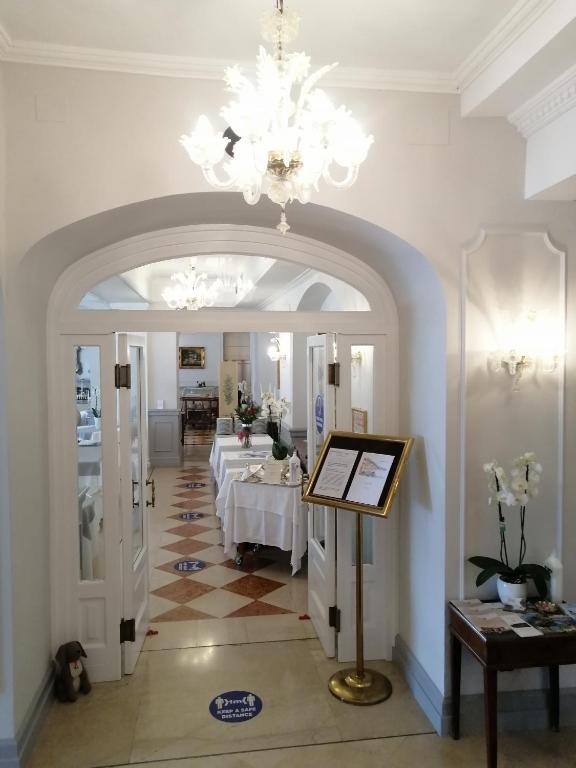 Vstupní hala nebo recepce v ubytování Hotel Cannero