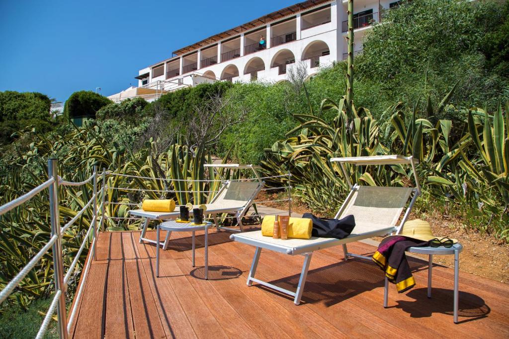 Vonkajšia záhrada v ubytovaní El Faro Hotel & Spa