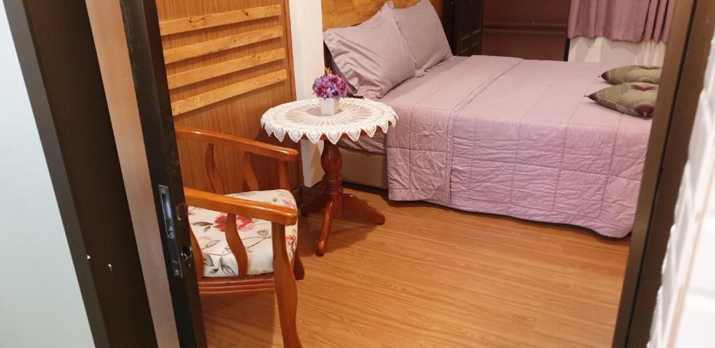 Little Guest House Hotel - Standard King Room