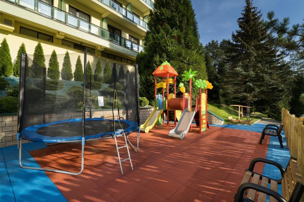 Bazén v ubytovaní Hotel Pegaz alebo v jeho blízkosti