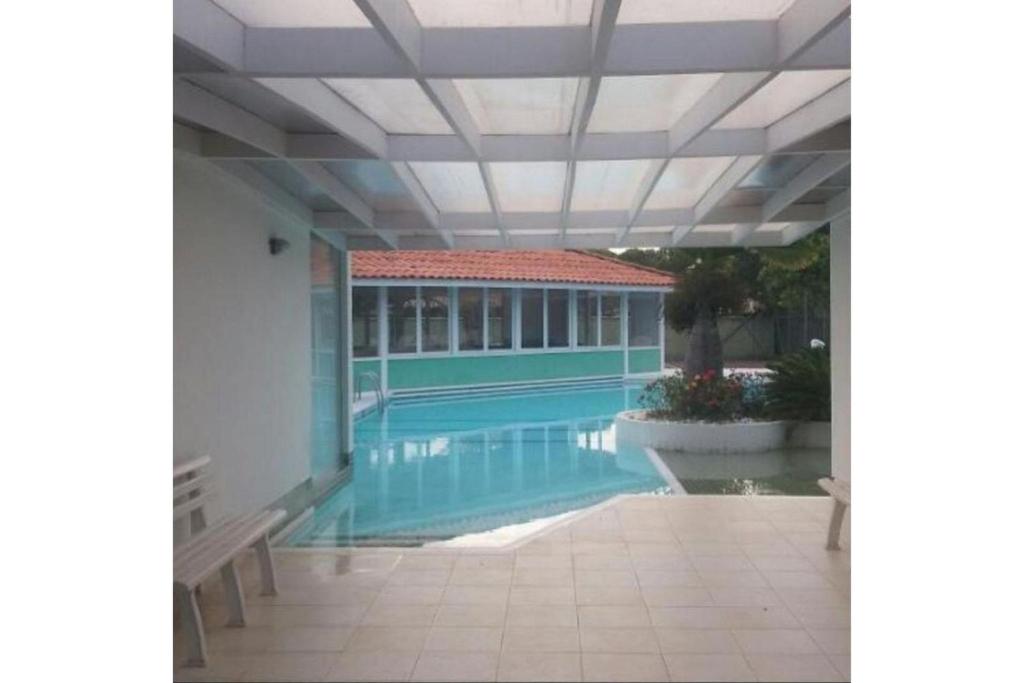  LINDA CASA EM CONDOMINIO EM MANGUINHOS 4qts