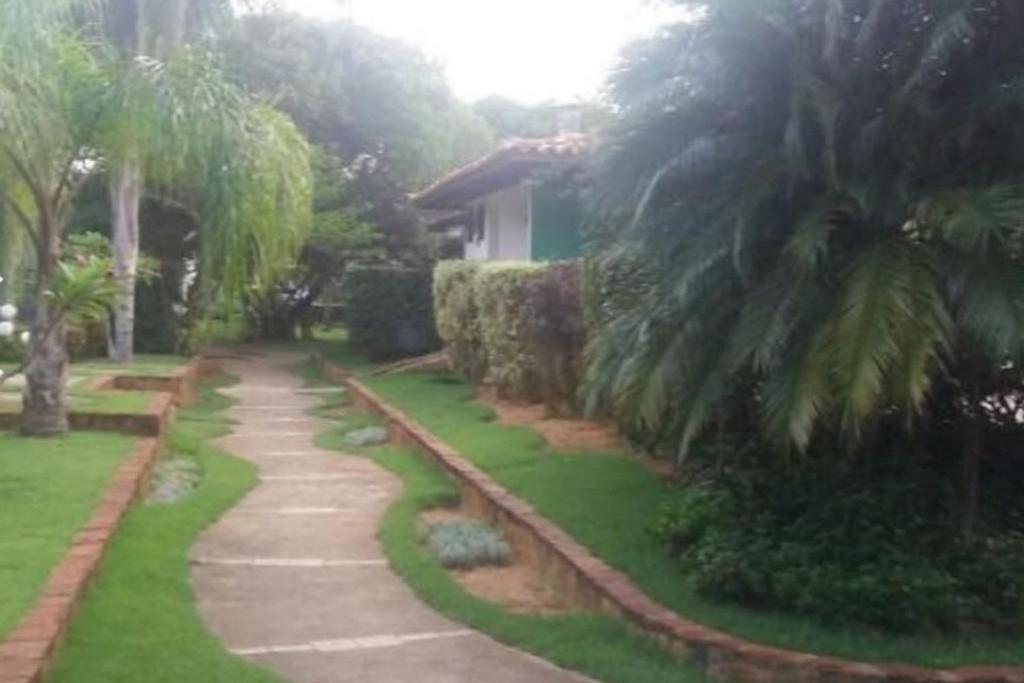  LINDA CASA EM CONDOMINIO EM MANGUINHOS 4qts