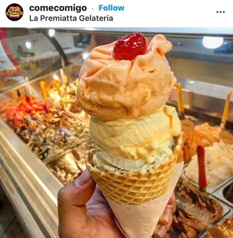  Apartamento 2 quartos de frente para o mar