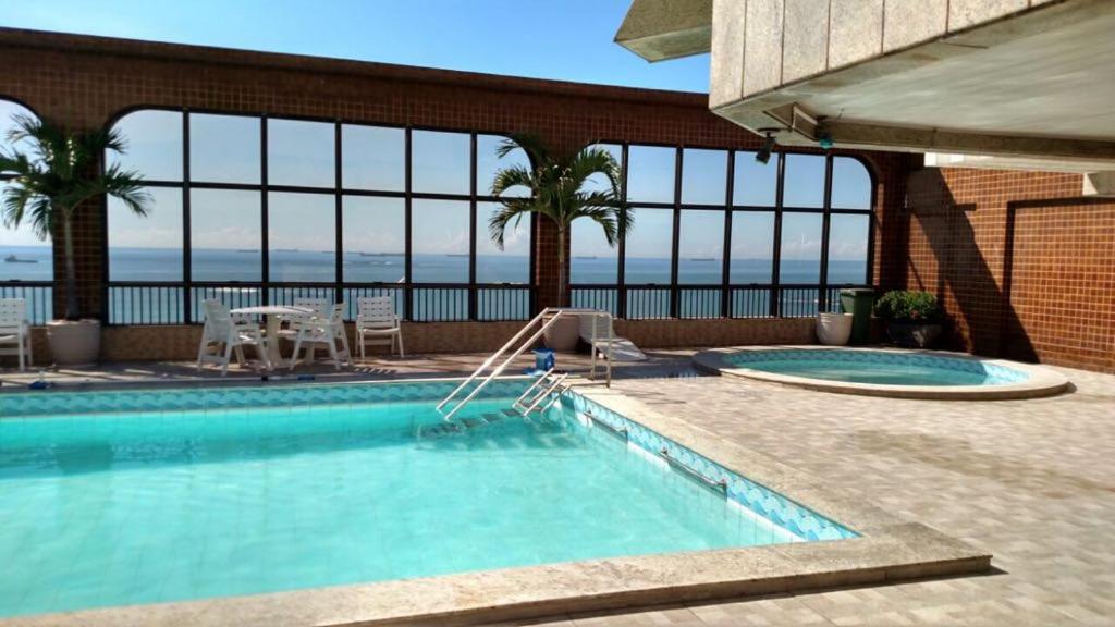  Apartamento 2 quartos de frente para o mar