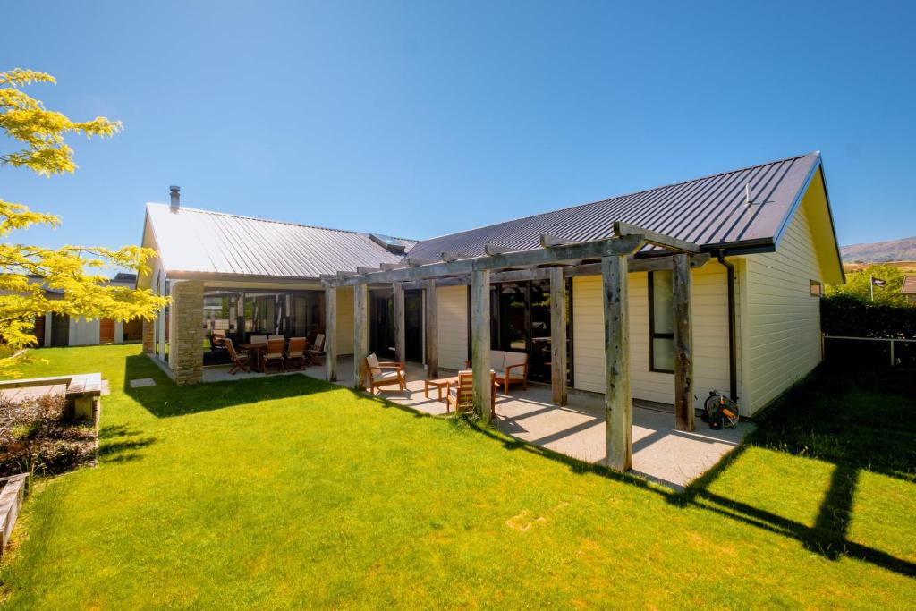 Roys Bay Lodge - Wanaka Holiday Home, Wanaka – Updated 2022 Prices