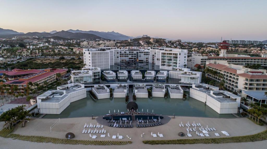 Eagle's Nest At Viceroy 5 Bdr Penthouse