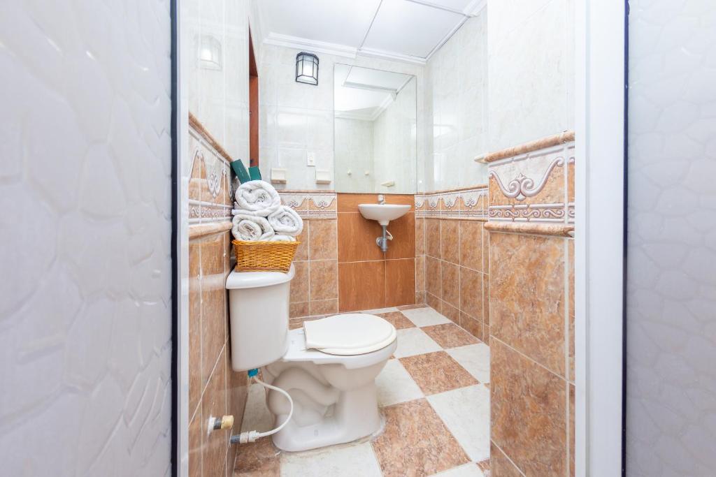 Koupelna v ubytování Hotel Ayenda Casa Cano 1805
