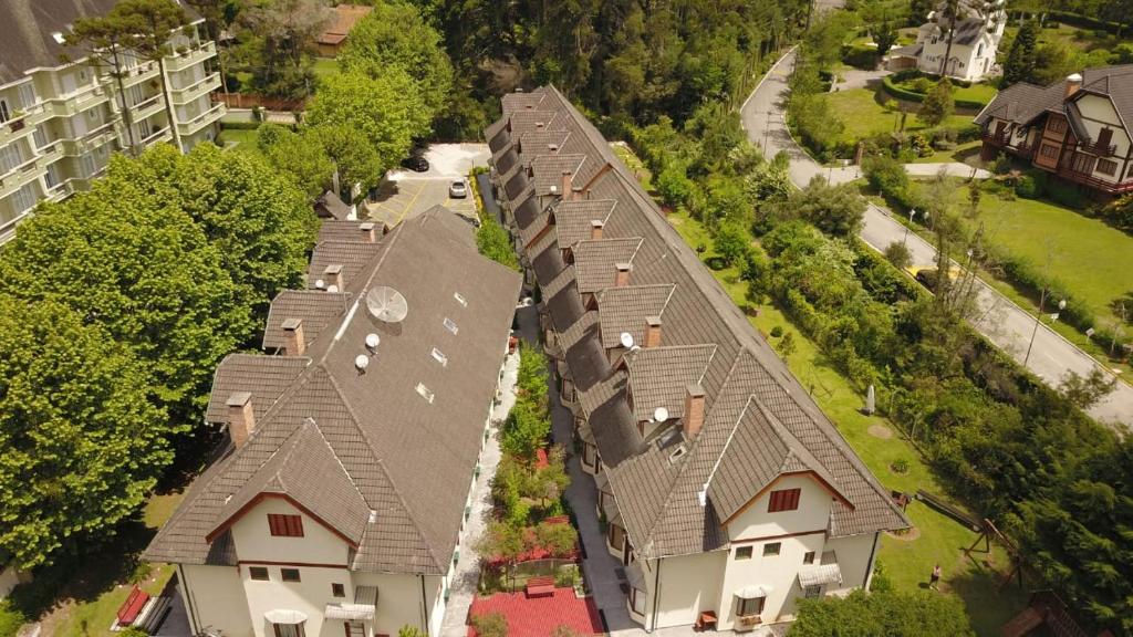  Casa em condomínio fechado em Campos do Jordão