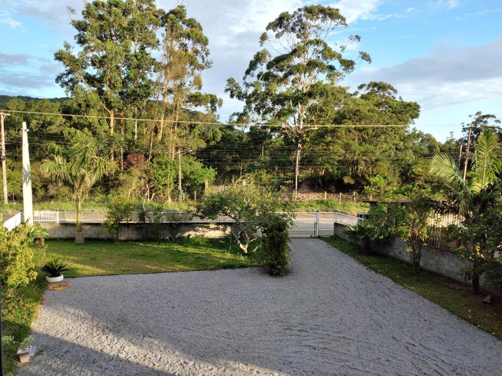  Apartamentos entre a Pinheira e Guarda do Embaú