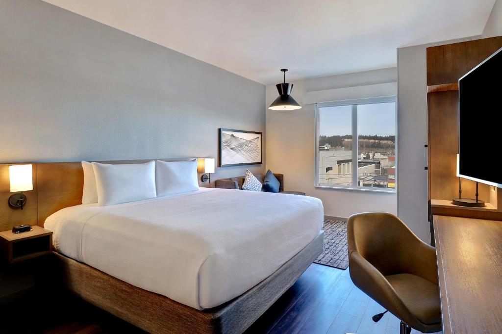 Postel nebo postele na pokoji v ubytování Hyatt Place Prince George