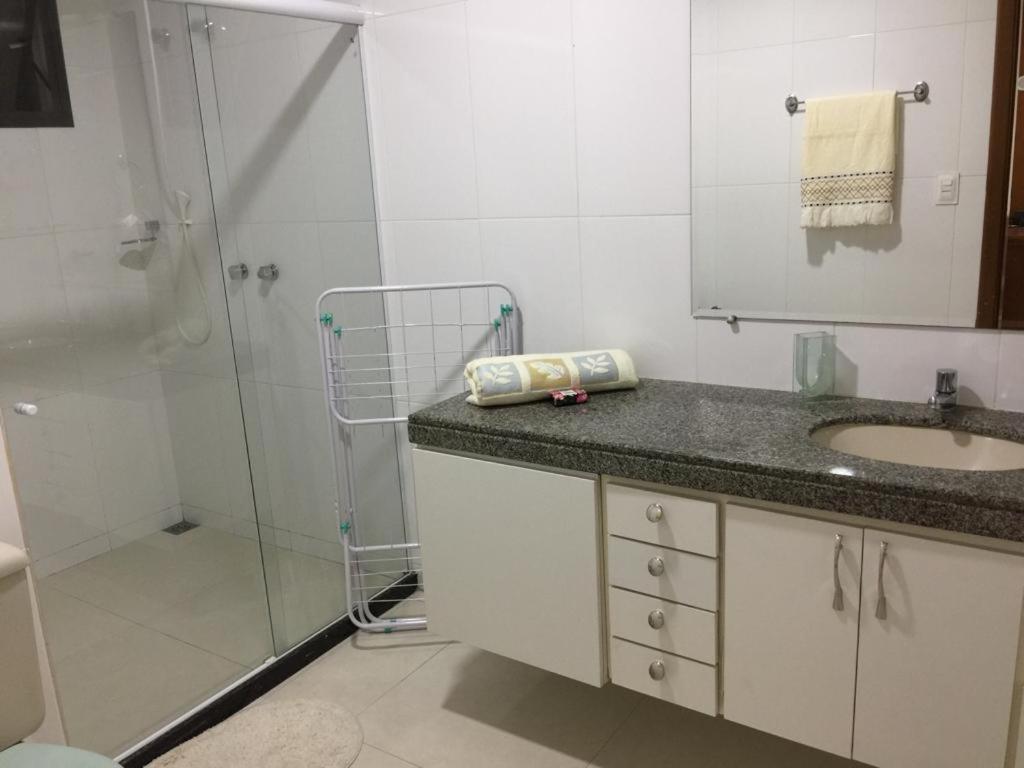  Apartamento de 2 quartos de frente para o mar