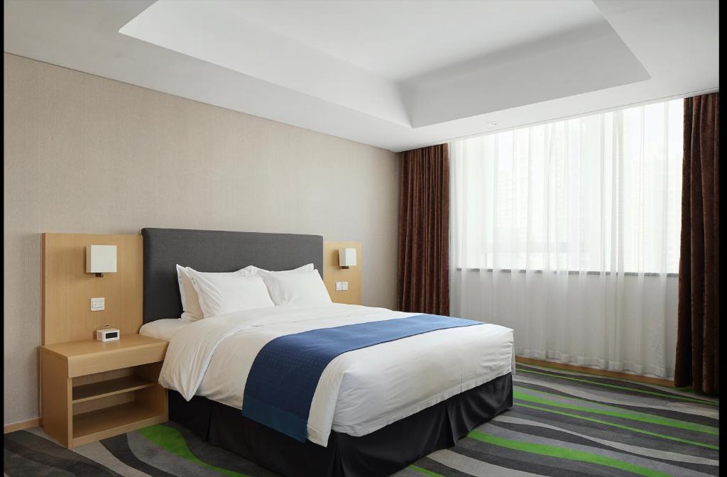 Holiday Inn Express Jinan High-Tech Zone, an IHG Hotel - Chambre King Standard Avec Minifridge