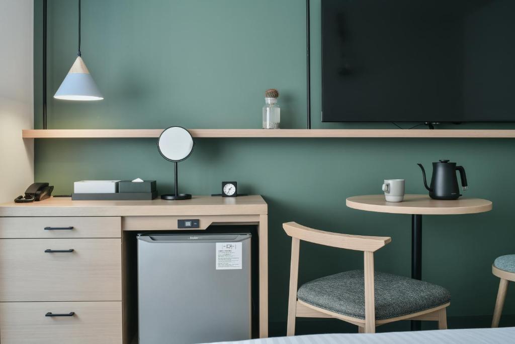 Kuchyň nebo kuchyňský kout v ubytování REF Omiya by VESSEL HOTELS