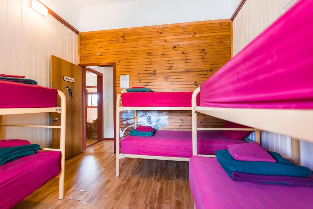 Krevet ili kreveti na sprat u jedinici u okviru objekta On The Wallaby Lodge