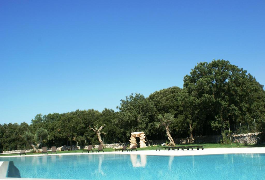 Bazén v ubytování Masseria Chiancone Torricella nebo v jeho okolí