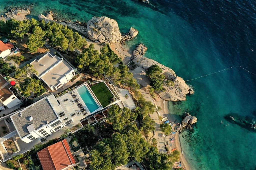 Pemandangan dari udara bagi Villa Colomba a luxury villa in Brela, seafront