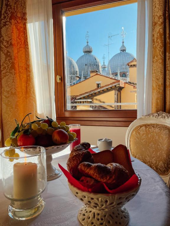 Ai Savi di Venezia - Apartment With Terrace