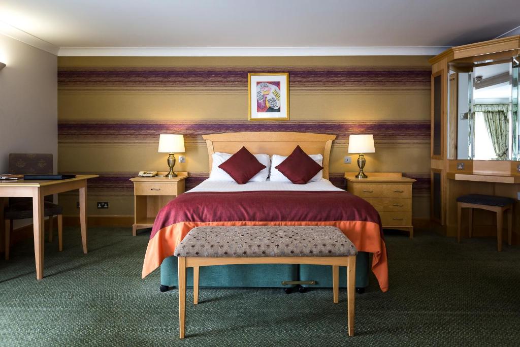 Hellidon Lakes Hotel - 