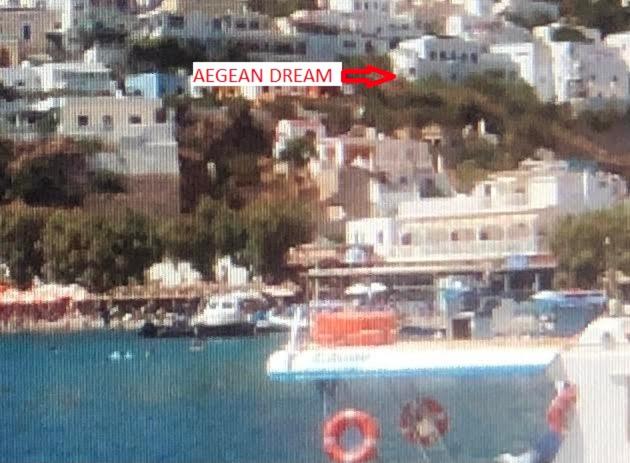 een stad met een rood teken dat zegt oceaan droom bij Aegean Dream 2 in Panteli