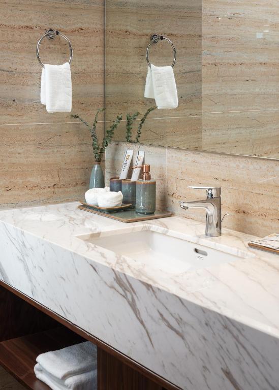 D'Lecia Ha Long Hotel - 13