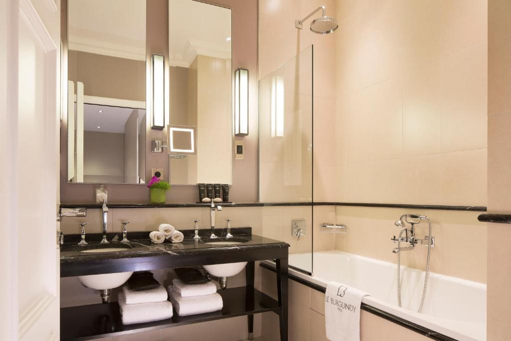 Lovely Bathroom! - Picture of Hotel Le Burgundy, Paris - Tripadvisor