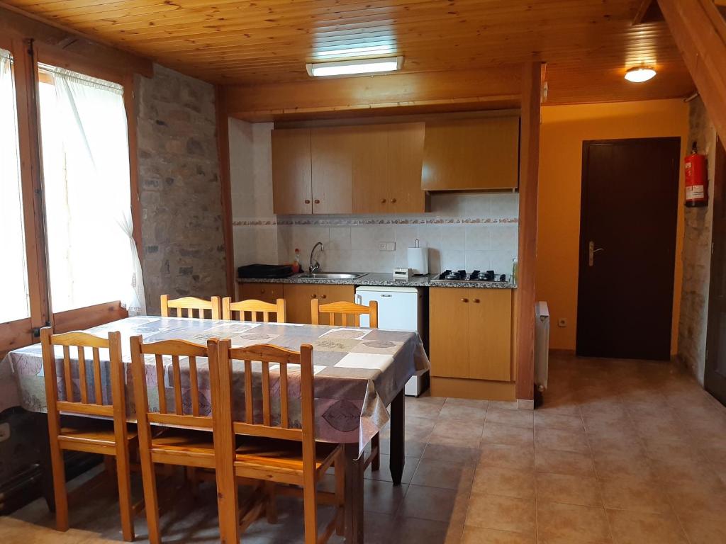 Kuchyň nebo kuchyňský kout v ubytování Casa Rural Mas Pujol