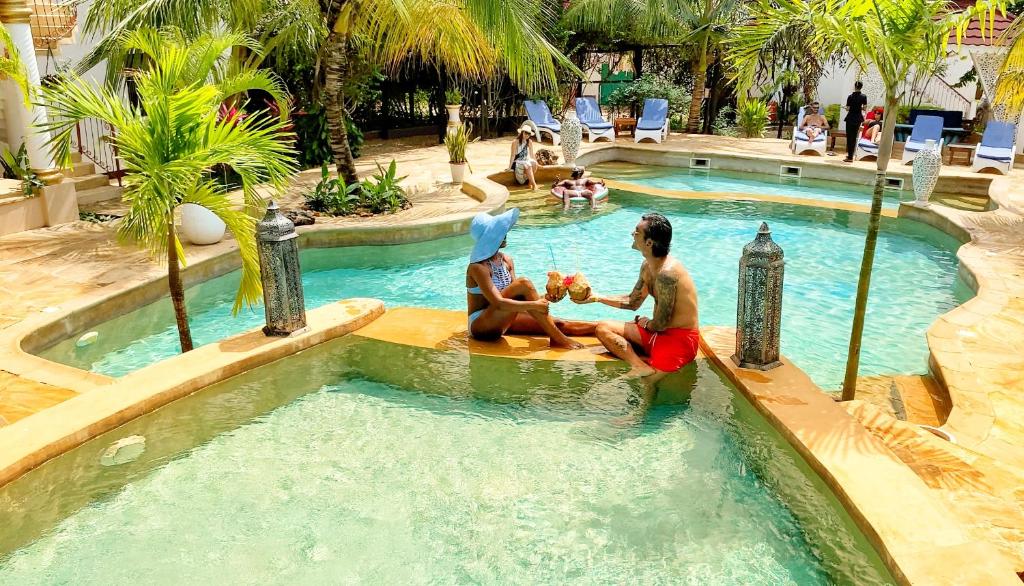 Swimmingpoolen hos eller tæt på Natural Kendwa Villa