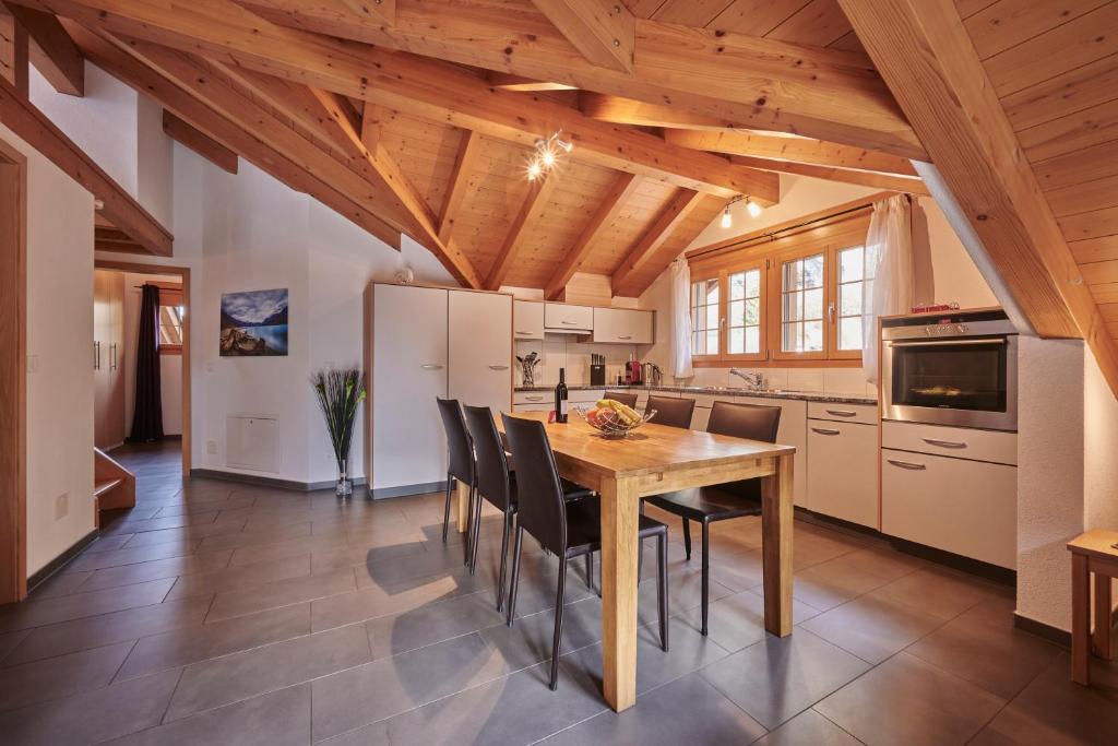 Kuchyň nebo kuchyňský kout v ubytování Apartment Staubbach, Best views, Spacious, Family friendly
