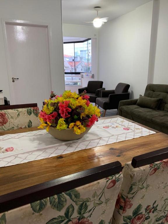  Lindo apartamento em Canasvieiras a uma quadra do mar - próximo ao Trapiche dos Barcos Piratas