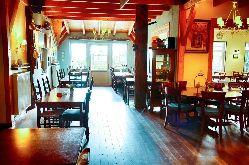 Restaurace v ubytování INSEL-LAND-HOTEL MICHAELSEN im Ostland