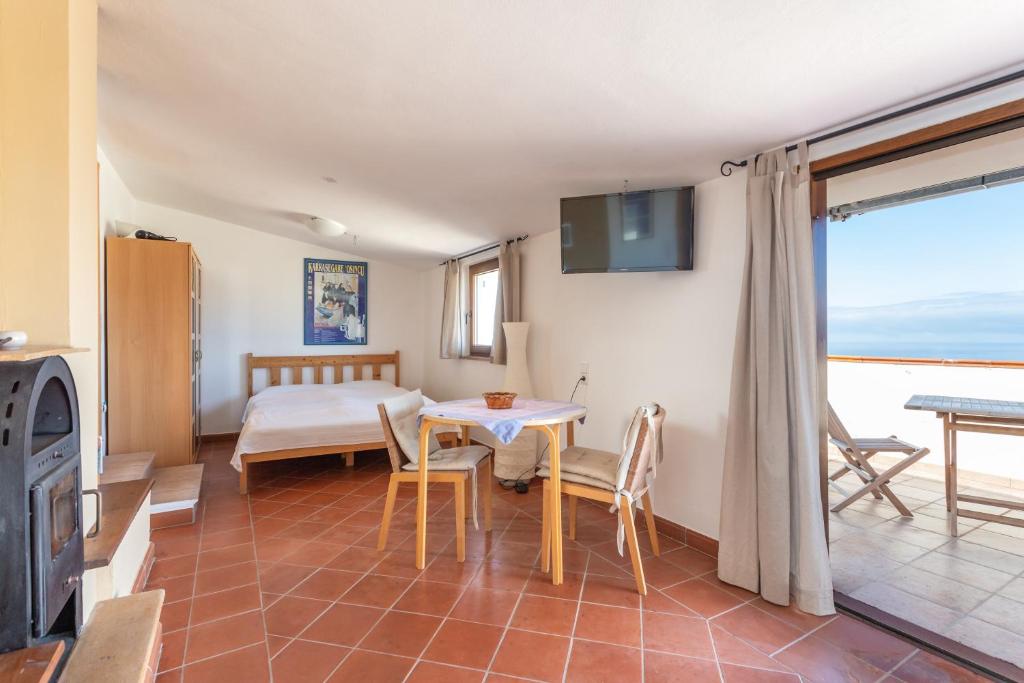Casa Vista mare Bosa/Magomadas - Five-Bedroom House